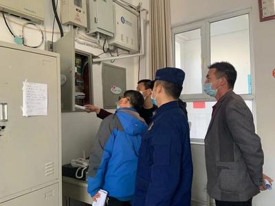 鞏留消防開展復課前消防安全聯合檢查，強化計算機房維護服務